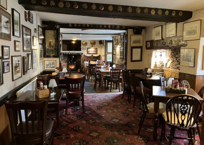 Main bar Top Ship Porlock 2 400x284 - Gallery